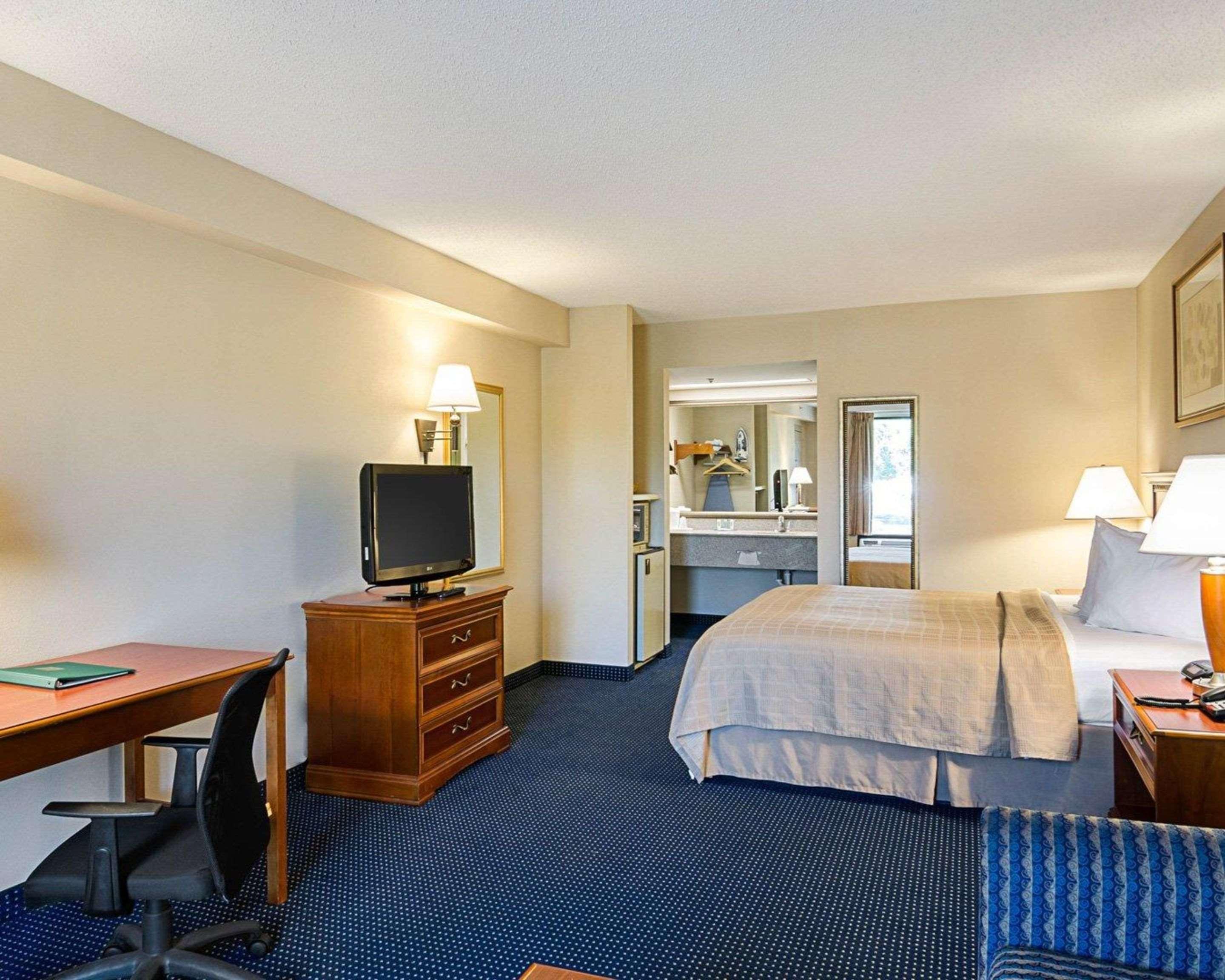 Quality Inn Troutville - Roanoke North Esterno foto