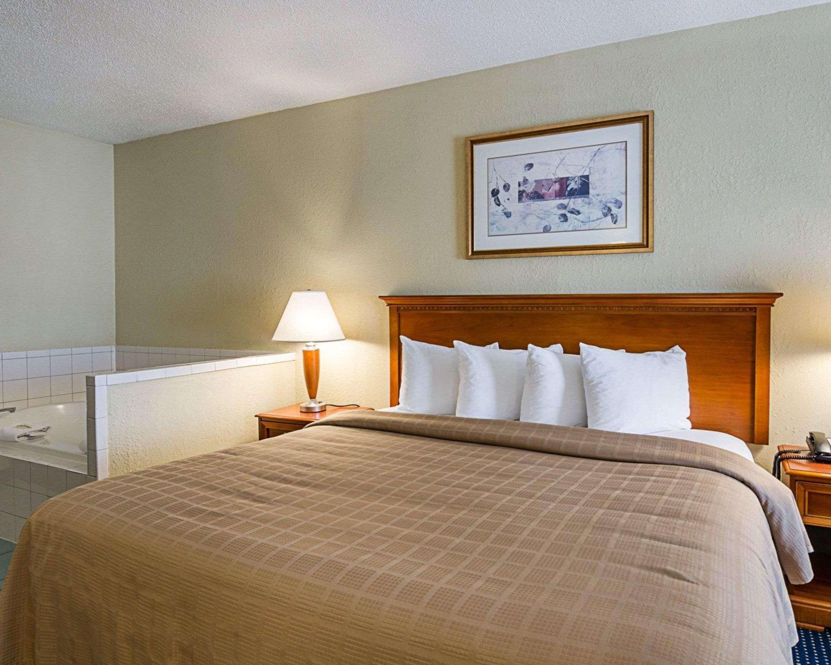 Quality Inn Troutville - Roanoke North Esterno foto